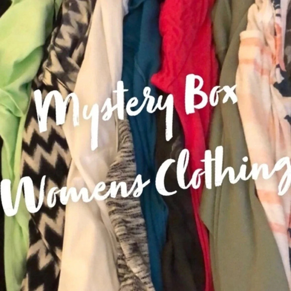 5lb Box EUC Women’s/Juniors Clothing Mystery‎ Box - Small - Picture 1 of 2